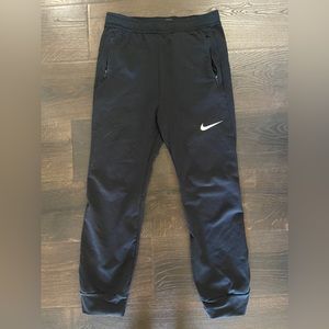 Boys nike joggers